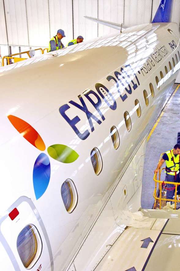 Ангар международного аэропорта